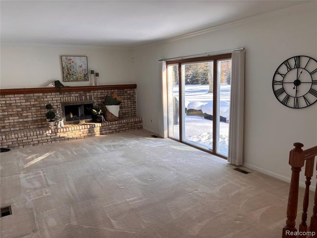 1805 Hickory Bark Lane, Bloomfield Hills, MI 48304