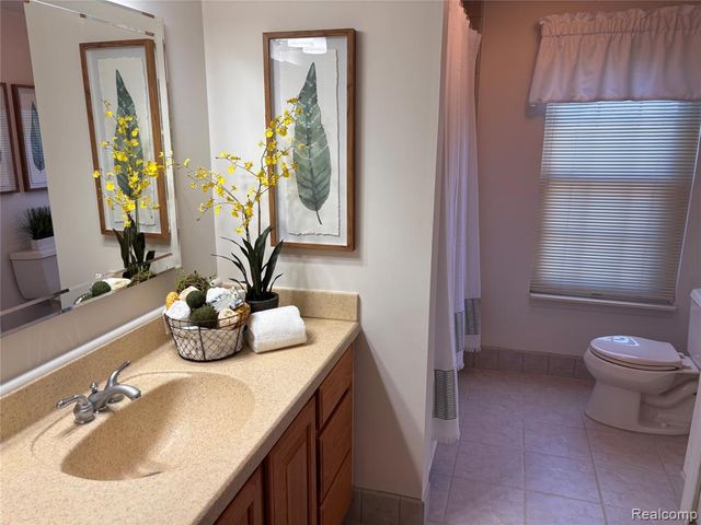 1805 Hickory Bark Lane, Bloomfield Hills, MI 48304