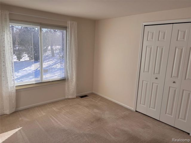 1805 Hickory Bark Lane, Bloomfield Hills, MI 48304