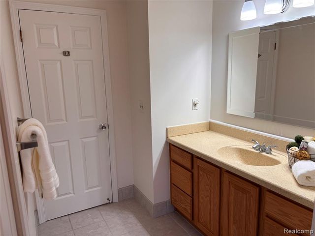 1805 Hickory Bark Lane, Bloomfield Hills, MI 48304