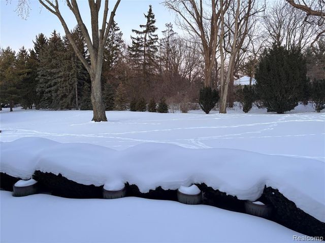 1805 Hickory Bark Lane, Bloomfield Hills, MI 48304