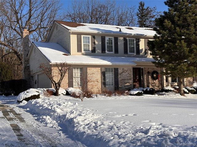 1805 Hickory Bark Lane, Bloomfield Hills, MI 48304