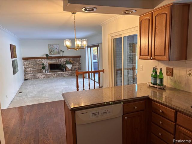 1805 Hickory Bark Lane, Bloomfield Hills, MI 48304