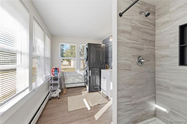 3575 Knollview Avenue, West Bloomfield, MI 48324