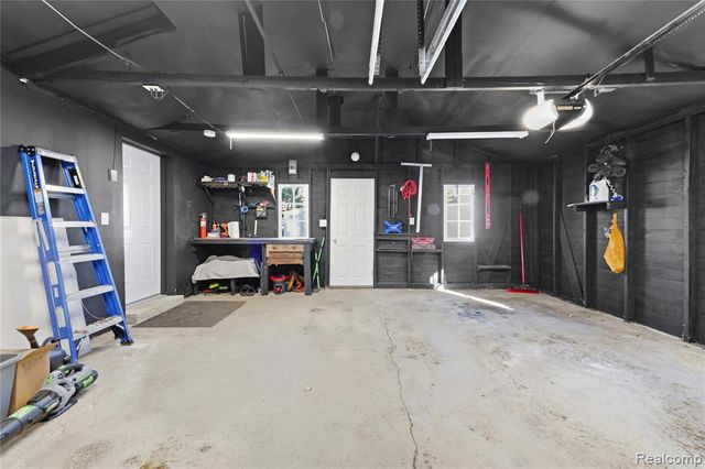 3575 Knollview Avenue, West Bloomfield, MI 48324