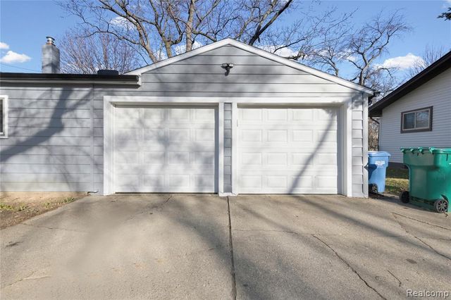 3575 Knollview Avenue, West Bloomfield, MI 48324
