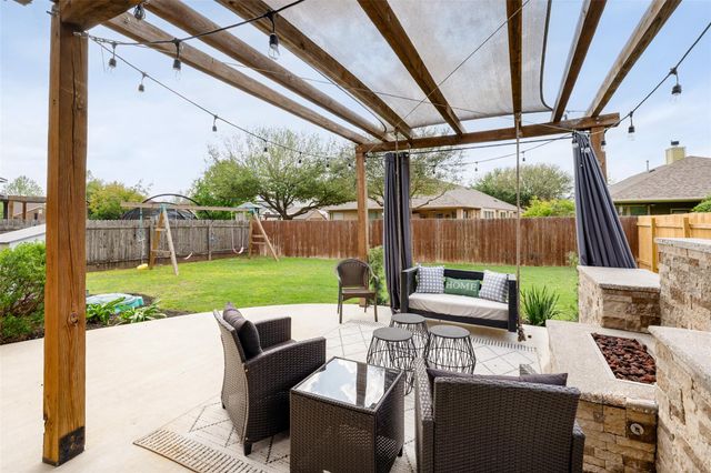 611 Irvin DR, San Marcos, TX 78666