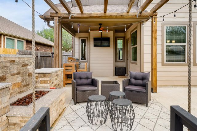 611 Irvin DR, San Marcos, TX 78666