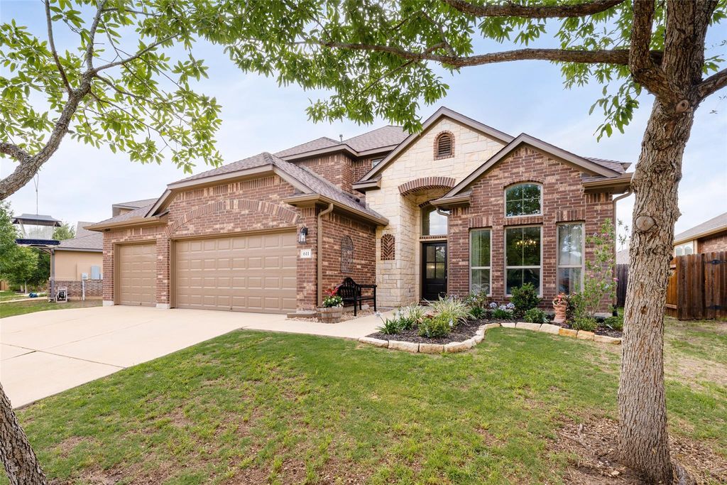 611 Irvin DR, San Marcos, TX 78666