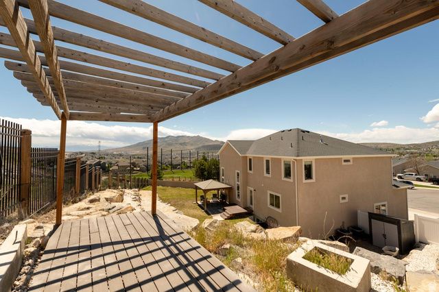 4061 E BARTON CREEK DR, Eagle Mountain, UT 84005