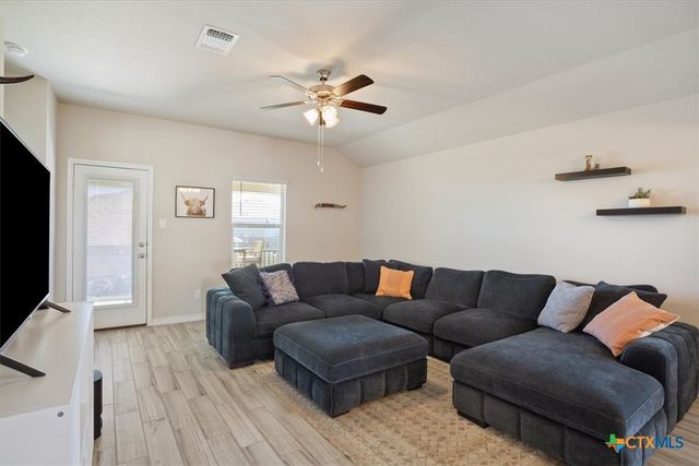 5737 St Charles Drive, Belton, TX 76513