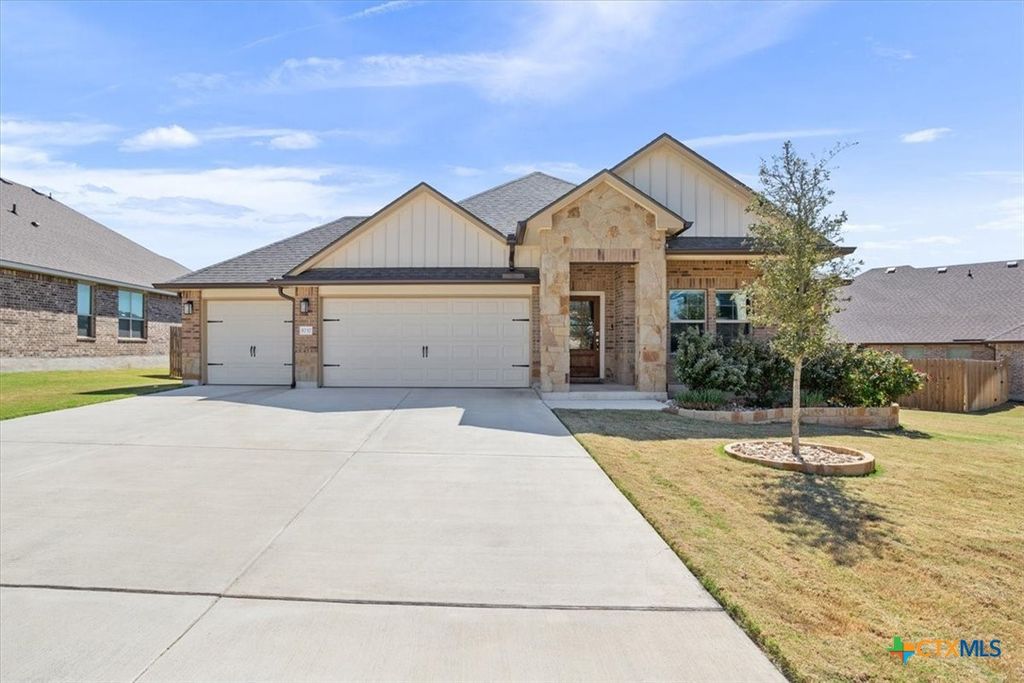 5737 St Charles Drive, Belton, TX 76513