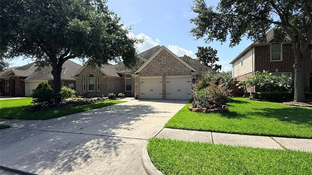 842 Crystal Bay Lane, League City, TX 77573