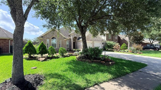 842 Crystal Bay Lane, League City, TX 77573