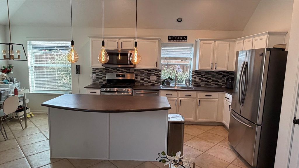 842 Crystal Bay Lane, League City, TX 77573