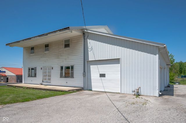 190 E Willard Avenue, Rushville, IN 46173