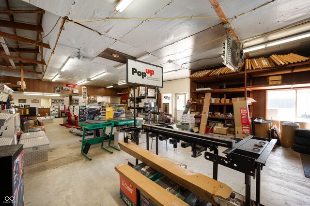 190 E Willard Avenue, Rushville, IN 46173