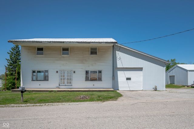 190 E Willard Avenue, Rushville, IN 46173