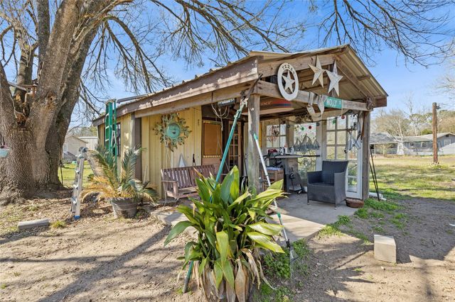 11281 Highway 150, Shepherd, TX 77371