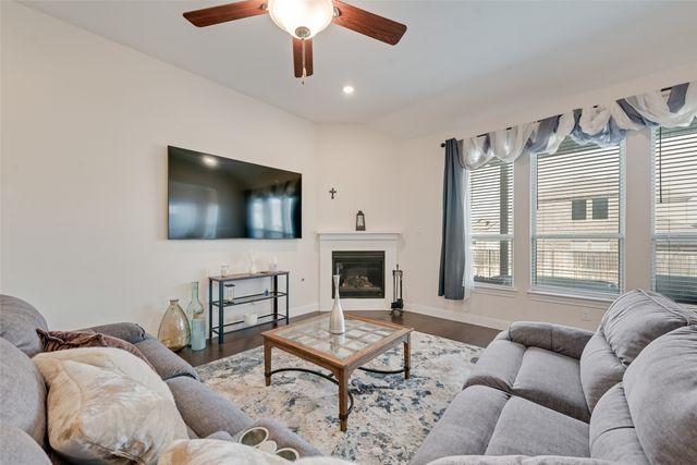 2610 Fawn Valley Avenue, Midlothian, TX 76065