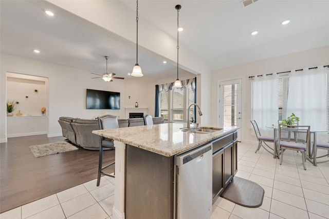 2610 Fawn Valley Avenue, Midlothian, TX 76065