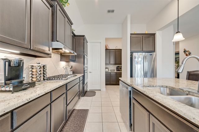 2610 Fawn Valley Avenue, Midlothian, TX 76065