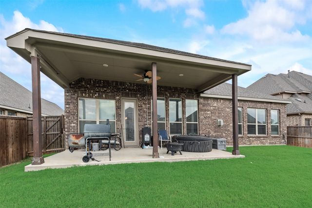 2610 Fawn Valley Avenue, Midlothian, TX 76065
