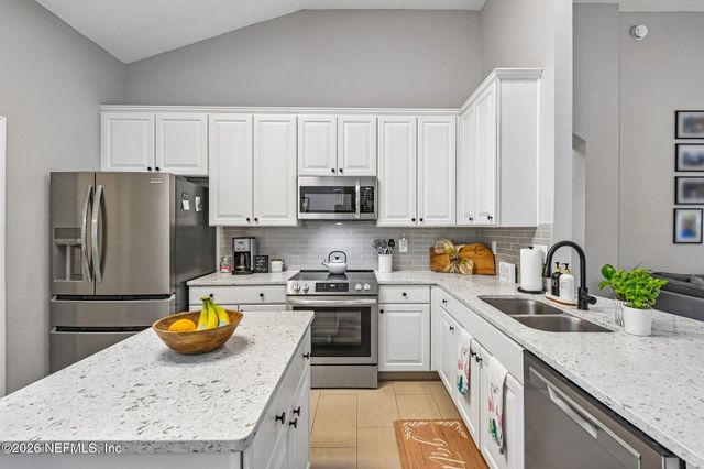 1908 FOX GLOVE Lane, Fleming Island, FL 32003