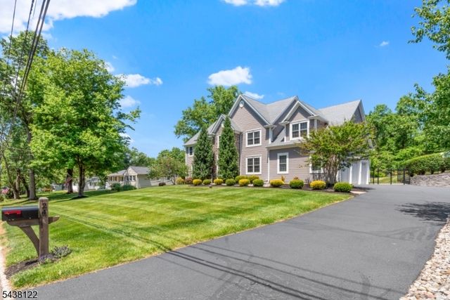24 Claire Dr, Bridgewater Twp., NJ 08807