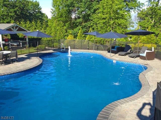 24 Claire Dr, Bridgewater Twp., NJ 08807