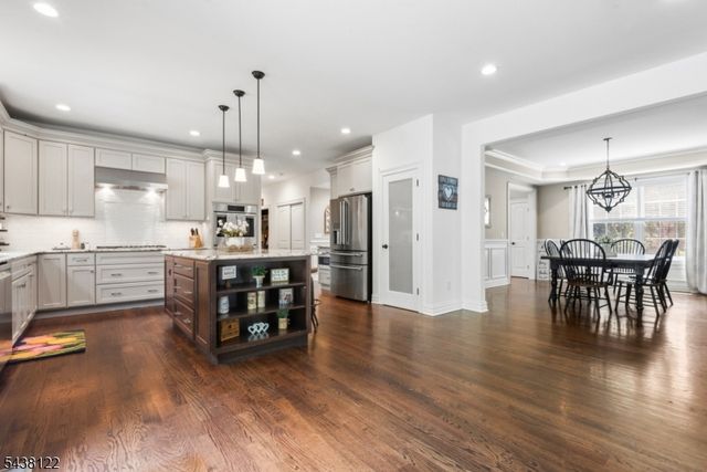 24 Claire Dr, Bridgewater Twp., NJ 08807