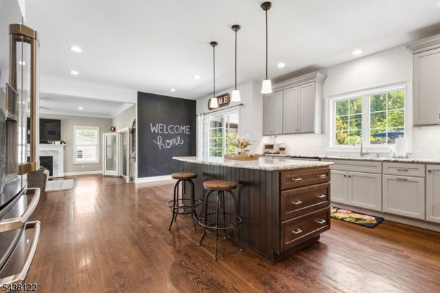 24 Claire Dr, Bridgewater Twp., NJ 08807