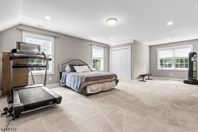 24 Claire Dr, Bridgewater Twp., NJ 08807