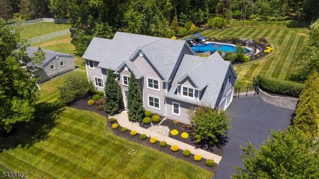 24 Claire Dr, Bridgewater Twp., NJ 08807