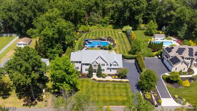 24 Claire Dr, Bridgewater Twp., NJ 08807