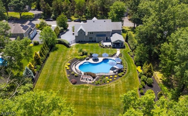 24 Claire Dr, Bridgewater Twp., NJ 08807