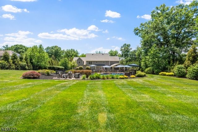 24 Claire Dr, Bridgewater Twp., NJ 08807