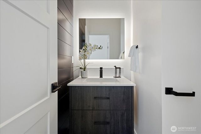 120 Skipping Stone Loop, Lynden, WA 98264