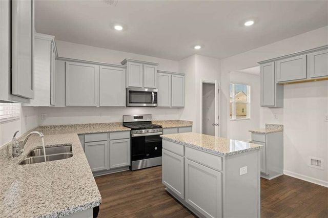 294 Friendship Oak Way, Hampton, GA 30228