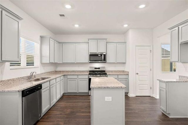 294 Friendship Oak Way, Hampton, GA 30228