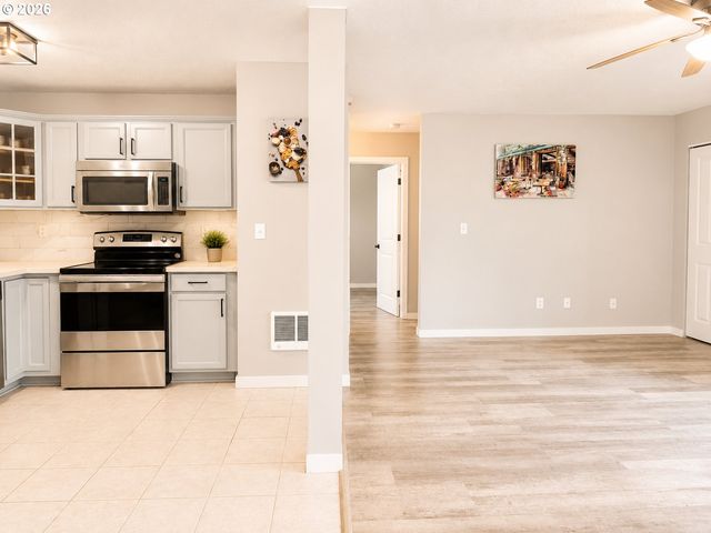 13320 Sw ALLEN Blvd 205, Beaverton, OR 97005