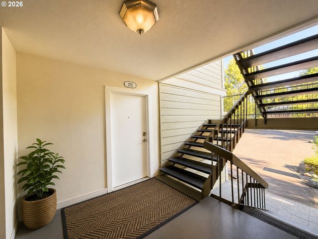 13320 Sw ALLEN Blvd 205, Beaverton, OR 97005