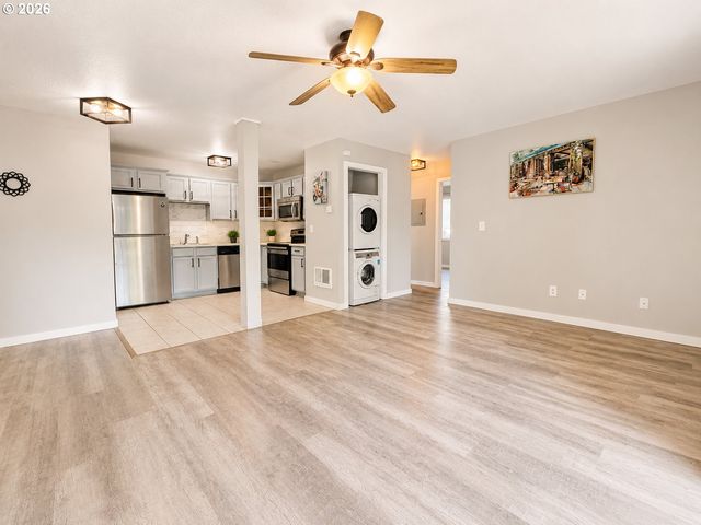 13320 Sw ALLEN Blvd 205, Beaverton, OR 97005
