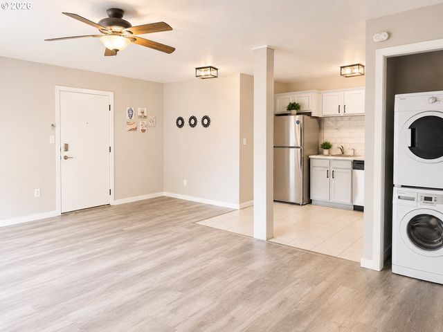 13320 Sw ALLEN Blvd 205, Beaverton, OR 97005