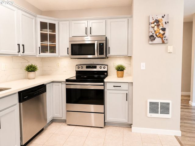 13320 Sw ALLEN Blvd 205, Beaverton, OR 97005