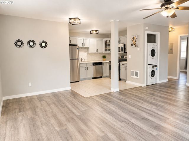 13320 Sw ALLEN Blvd 205, Beaverton, OR 97005