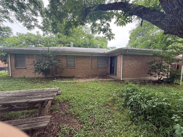 2402 W 5th Avenue, Corsicana, TX 75110