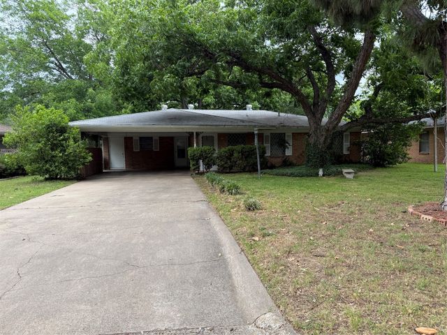 2402 W 5th Avenue, Corsicana, TX 75110