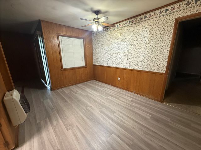 2402 W 5th Avenue, Corsicana, TX 75110