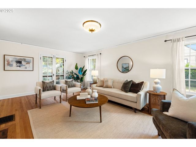 3004 Ne 15TH Ave, Portland, OR 97212